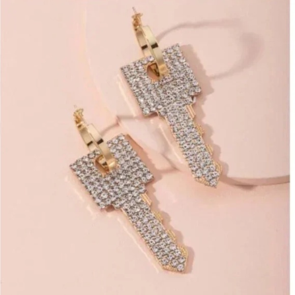 ❤️ FREE Key Rhinestone Chic Glam Artsy Party Modern Hipster Hippie Drop Earrings - Picture 4 of 4